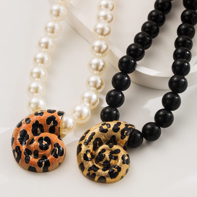 Leopard patterned Conch Beach Necklace