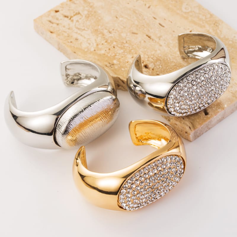 Wide Oval Rhinestone Alloy Bracelet