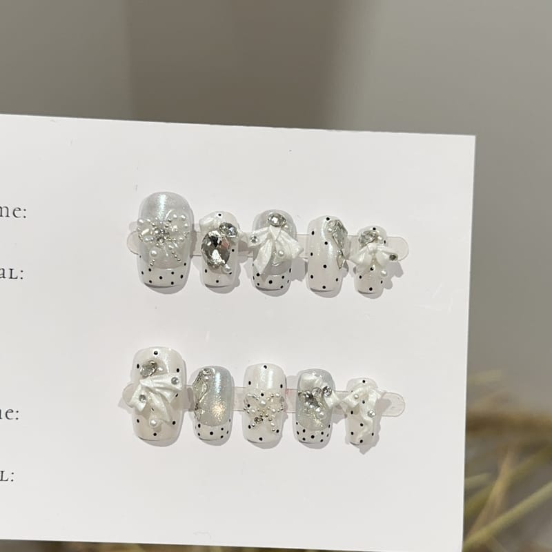 Medium Square White Moonlight Cat Eye Pearl Bow Press On Nails