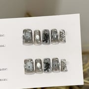 Gray Duck Bill Gothic Skull Pearl Press On Nails