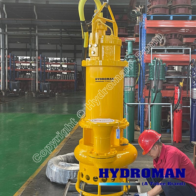 Underground coal mine submersible type mud pump
