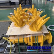 Submersible mud pumps equipped with side agitators