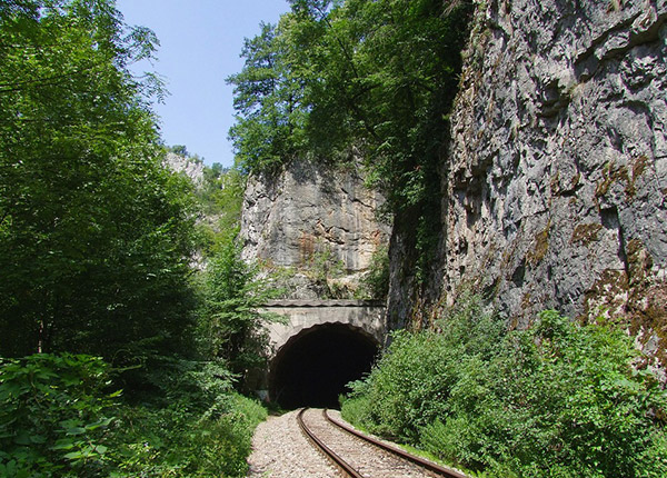 Tunnel