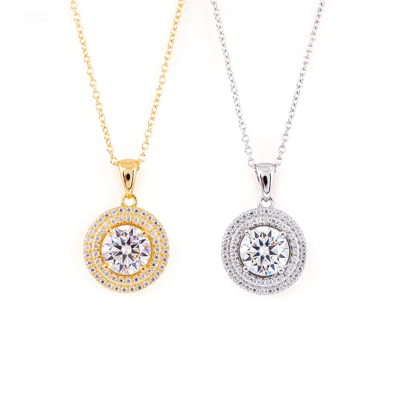 S925 sterling silver necklace set with D-color moissanite, a niche and light luxury heart-shaped pendant collarbone necklace