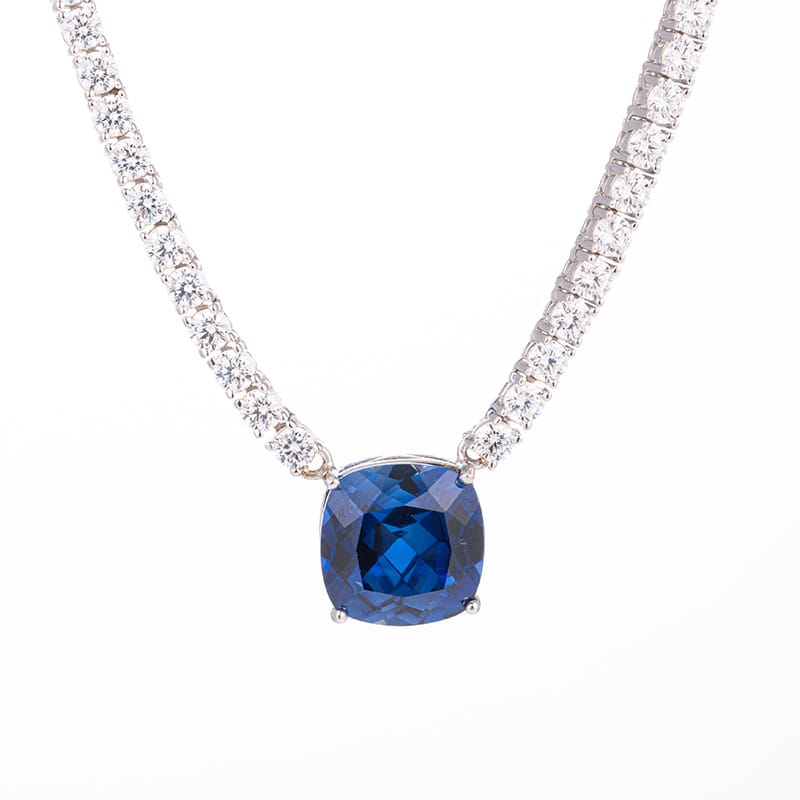 S925 pure silver Moissanite is a simple yet luxurious square diamond