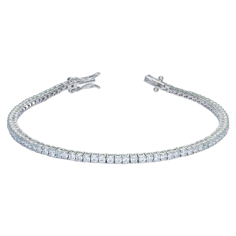 A 2-carat Moissanite bracelet made of 925 silver, featuring a fashionable, simple and elegant touch of luxury