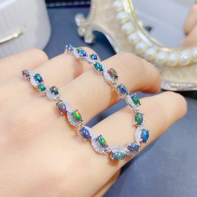 Black European women's bracelet 925 silver natural opal bracelet 5 * 7mm live supply wholesale fire color good