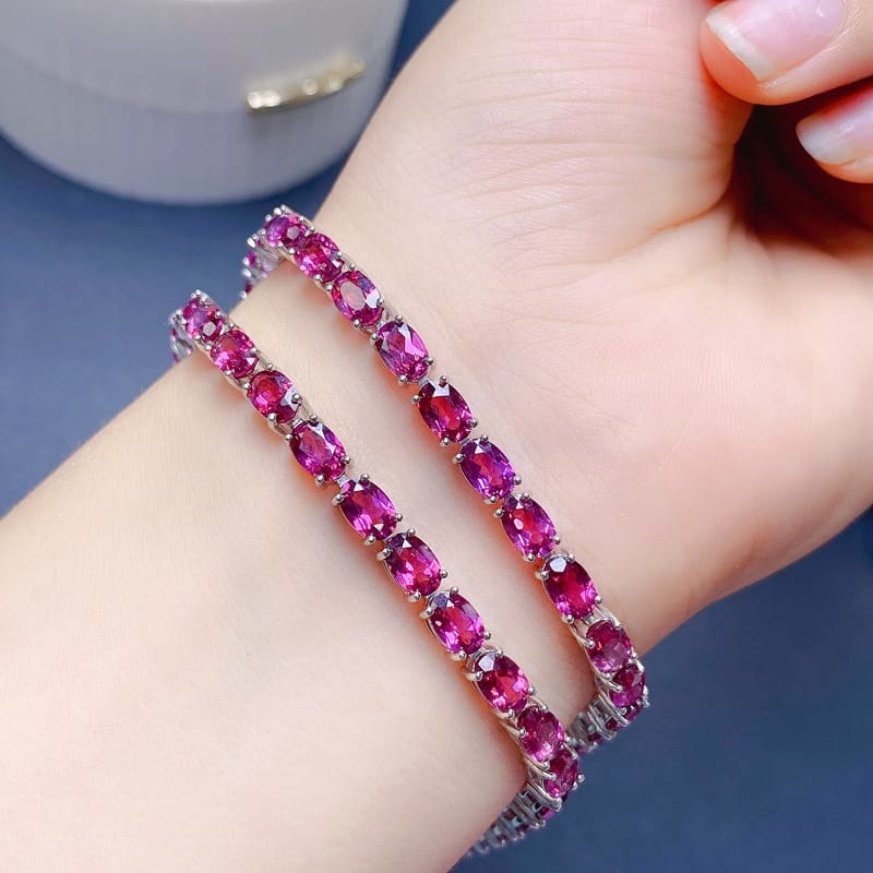 Natural magnesium aluminum garnet bracelet women 925 silver 4 * 6mm garnet bracelet gift colorful treasure 