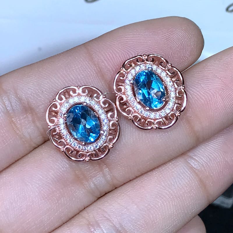 Single grain 2 Karat Swiss blue Topaz 925 sterling silver stud earrings beautiful color