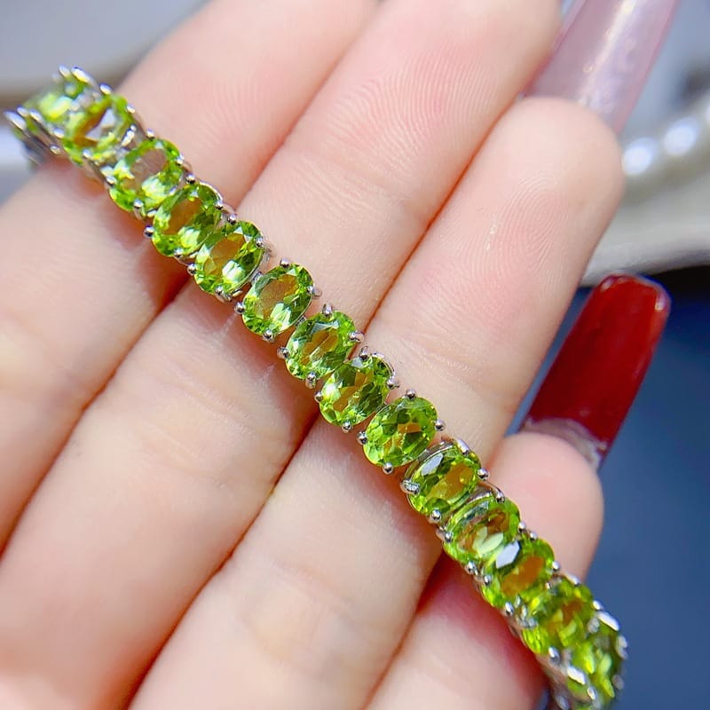 Qing Xia natural olivine bracelet wholesale 925 silver ladies Bracelet 4*6 luxury light luxury High sense
