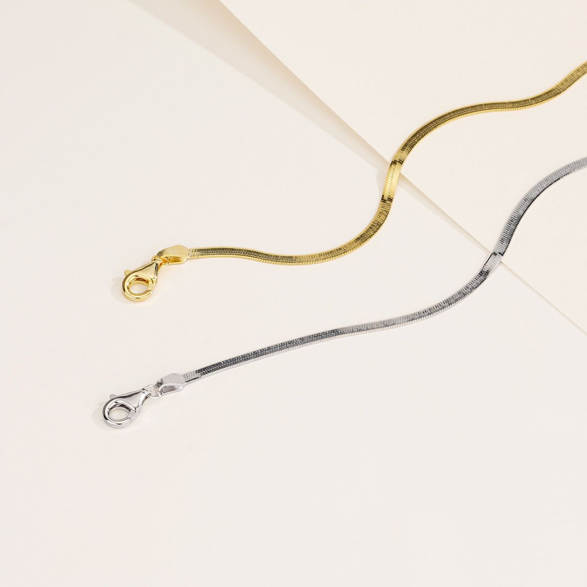 Cross-border fashion temperament S925 sterling silver necklace women's European and American simple personality clavicle chain blade chain