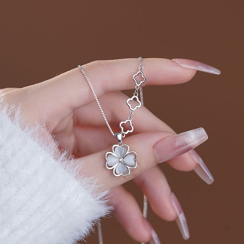 999 Pure Silver Light Luxury Four-Leaf Clover Necklace for Women, Korean Style, Simple Niche High-End Clavicle Chain