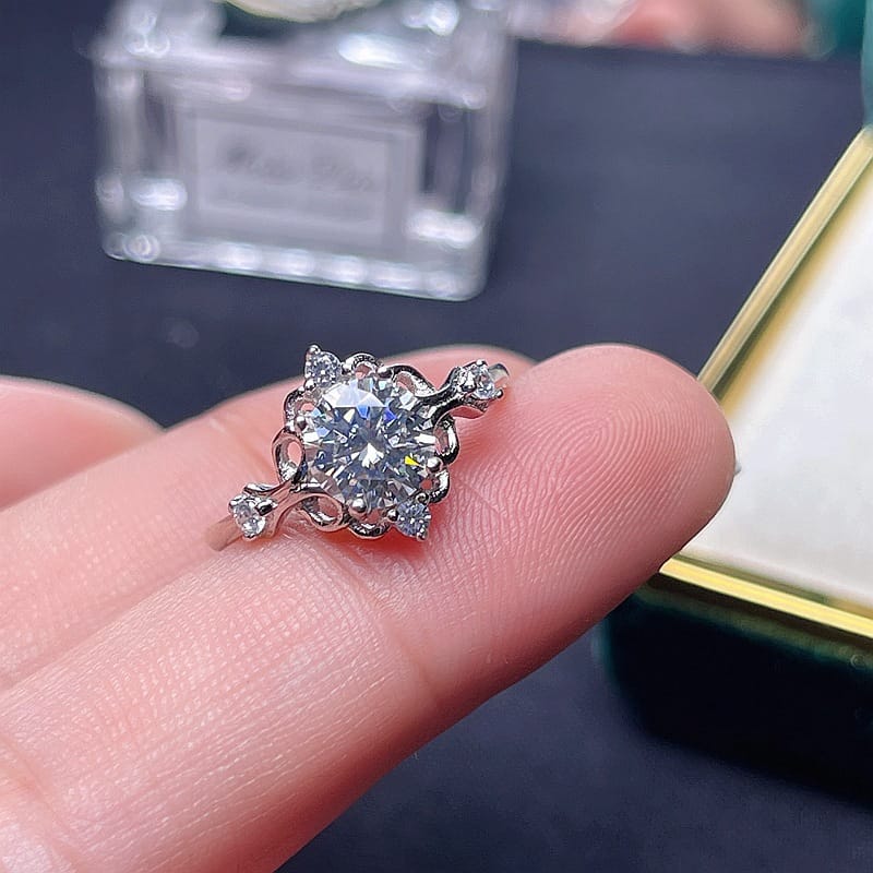 1 karat Mosang Diamond Women's Ring GRA Certificate Black Card Waist Code 925 Silver Inlay Platinum Plated