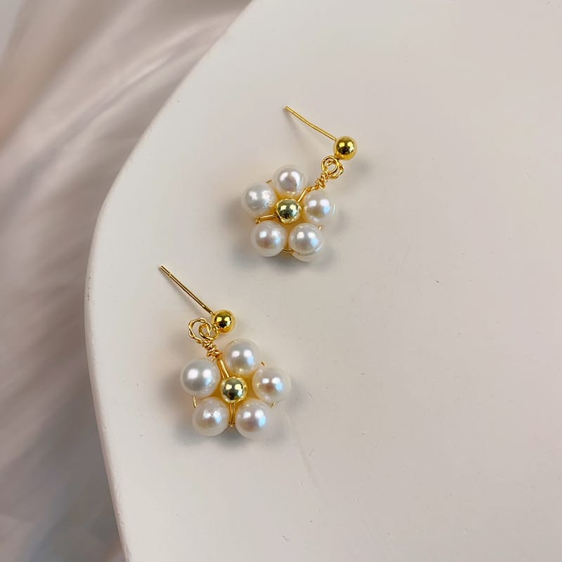 Natural Freshwater Pearl Earrings Flower Earrings Small Chanel Style Niche Design Simple Small High-end Earrings for Women