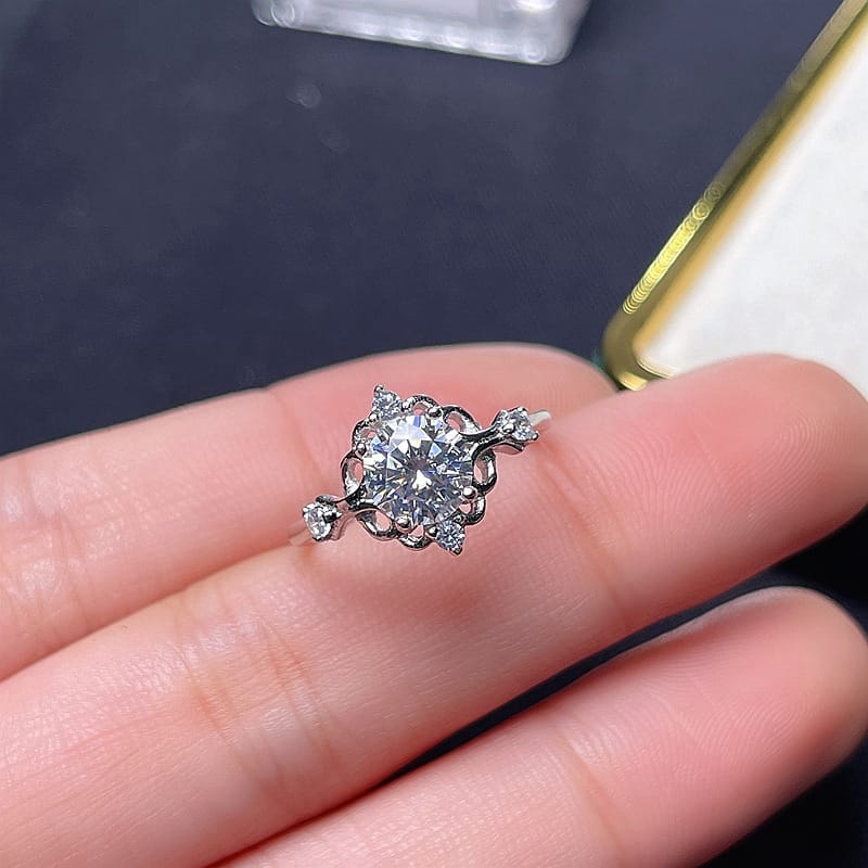 1 karat Mosang Diamond Women's Ring GRA Certificate Black Card Waist Code 925 Silver Inlay Platinum Plated