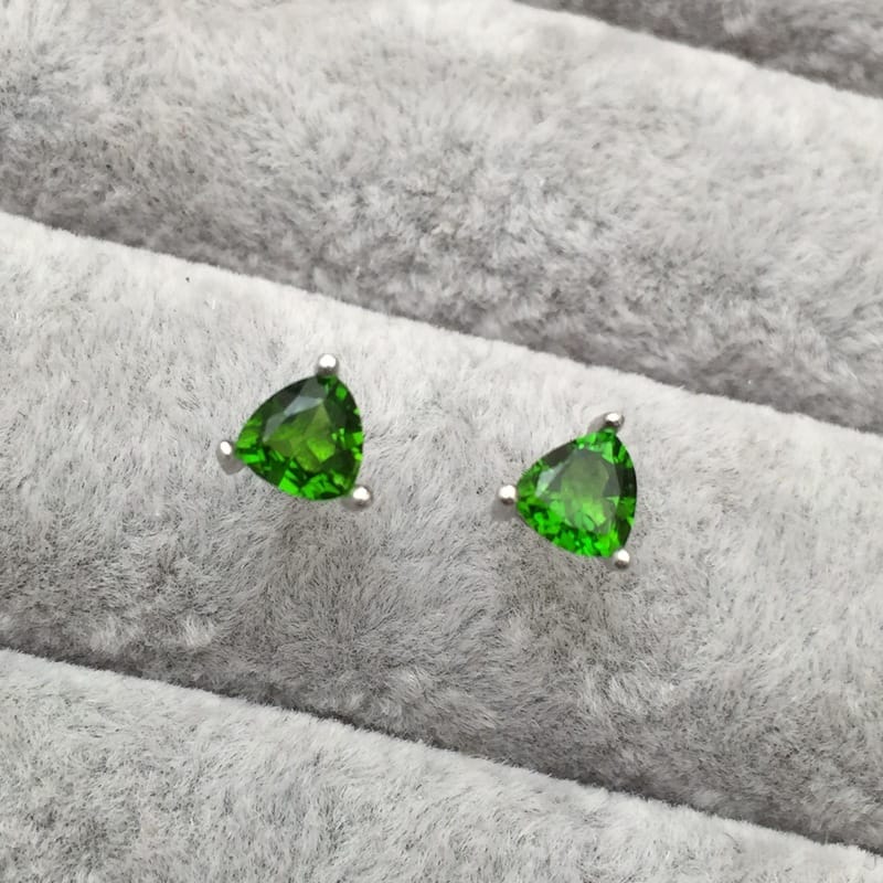 Simple angular stud earrings hit 925 silver inlaid with natural diopside