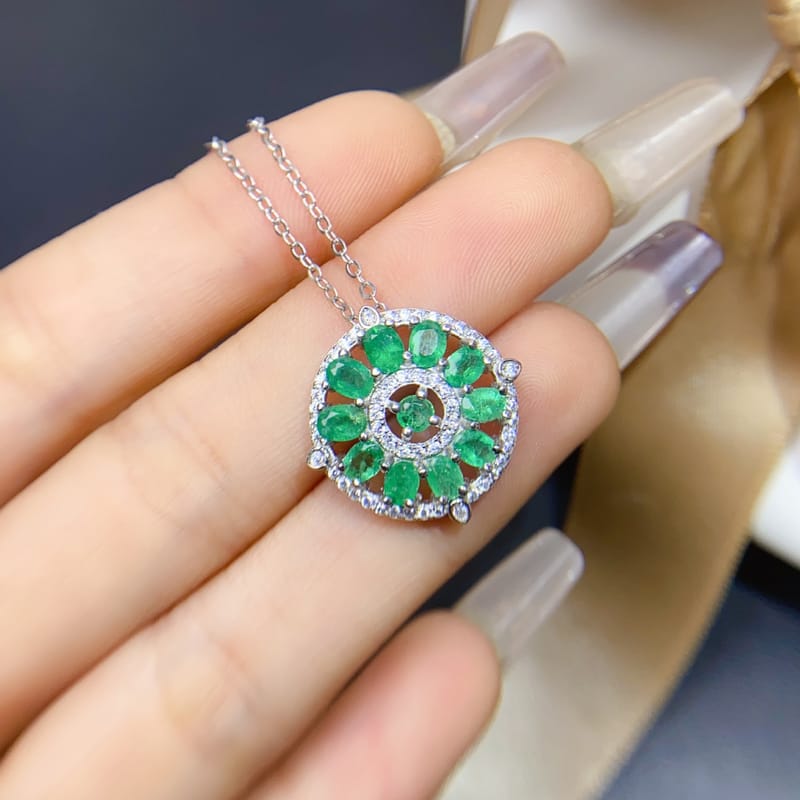 Fashionable natural emerald pendant 3 * 4mm women's pendant necklace 925 silver wholesale live broadcast supply