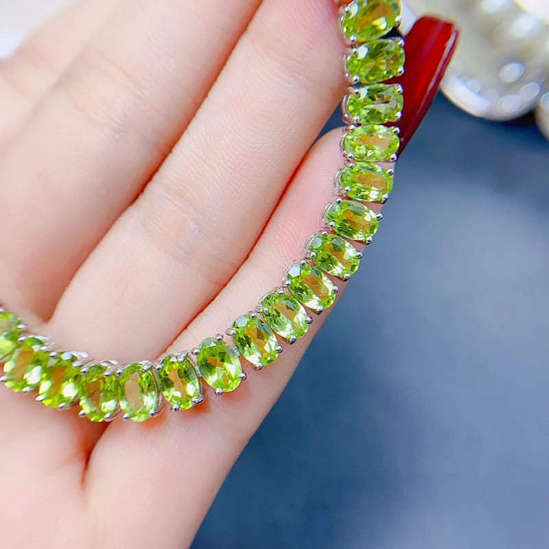 Qing Xia natural olivine bracelet wholesale 925 silver ladies Bracelet 4*6 luxury light luxury High sense