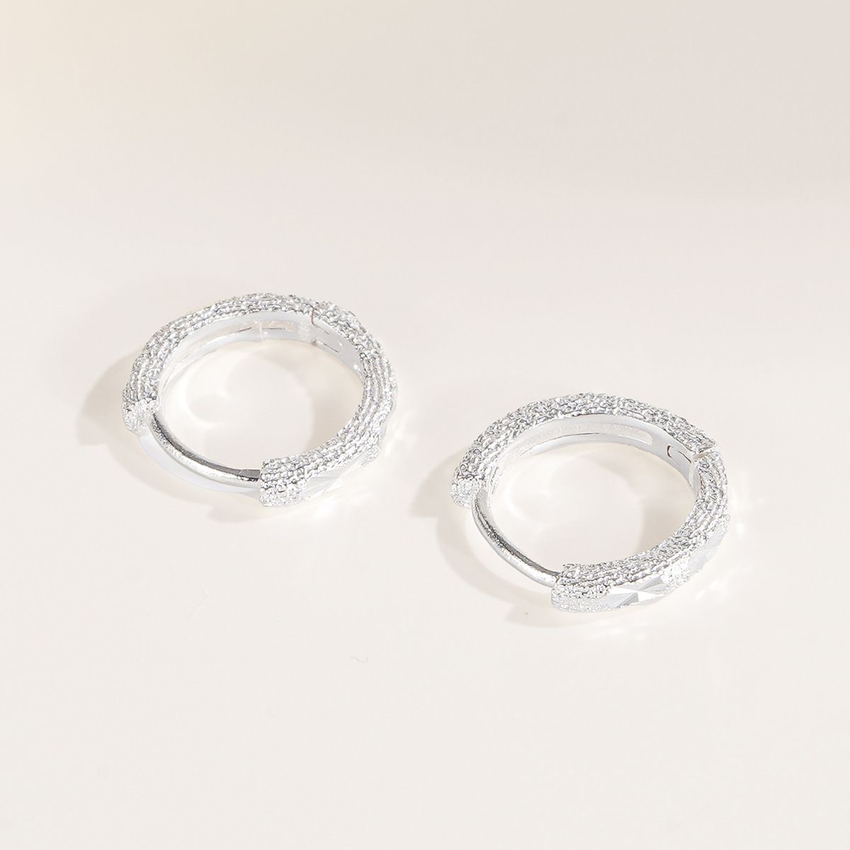 Cross-border fashion S925 sterling silver gypsophila plain circle frosted ear buckle women's gentle temperament high-end earrings