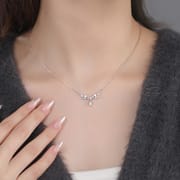 Po S999 Foot Silver Light Luxury Leaf Love Necklace Women's Niche Sweet and Gentle All-match Fashion Clavicle Chain for Hair