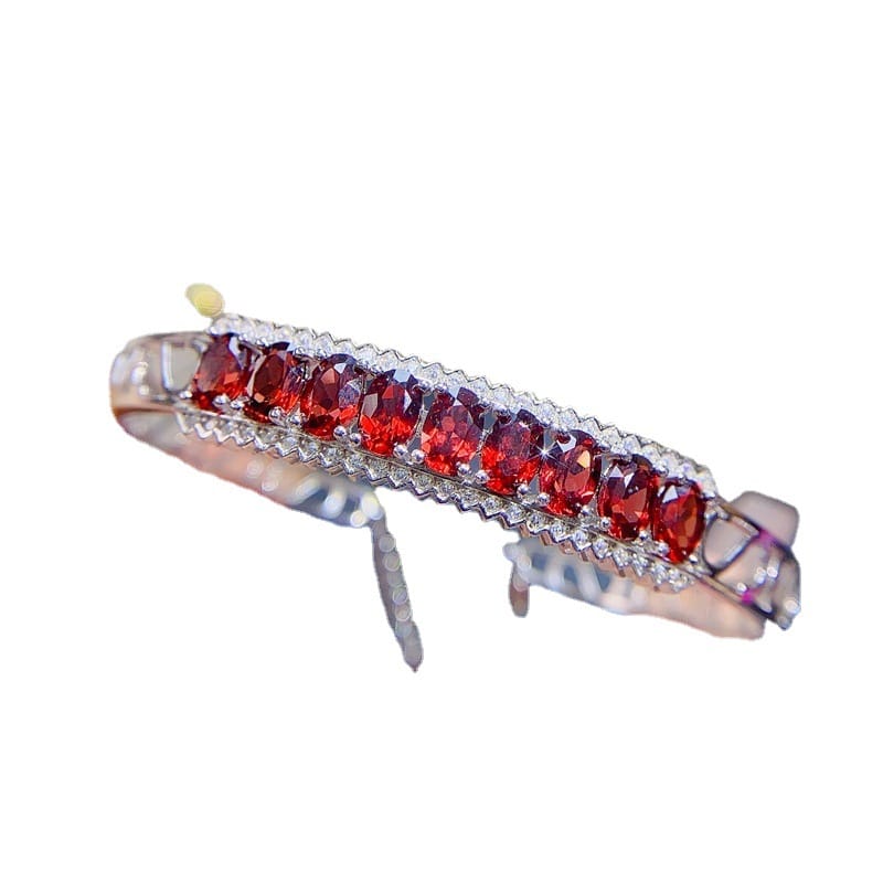 New on the new natural garnet bracelet 925 silver inlaid fire color good live tremolo supply wholesale