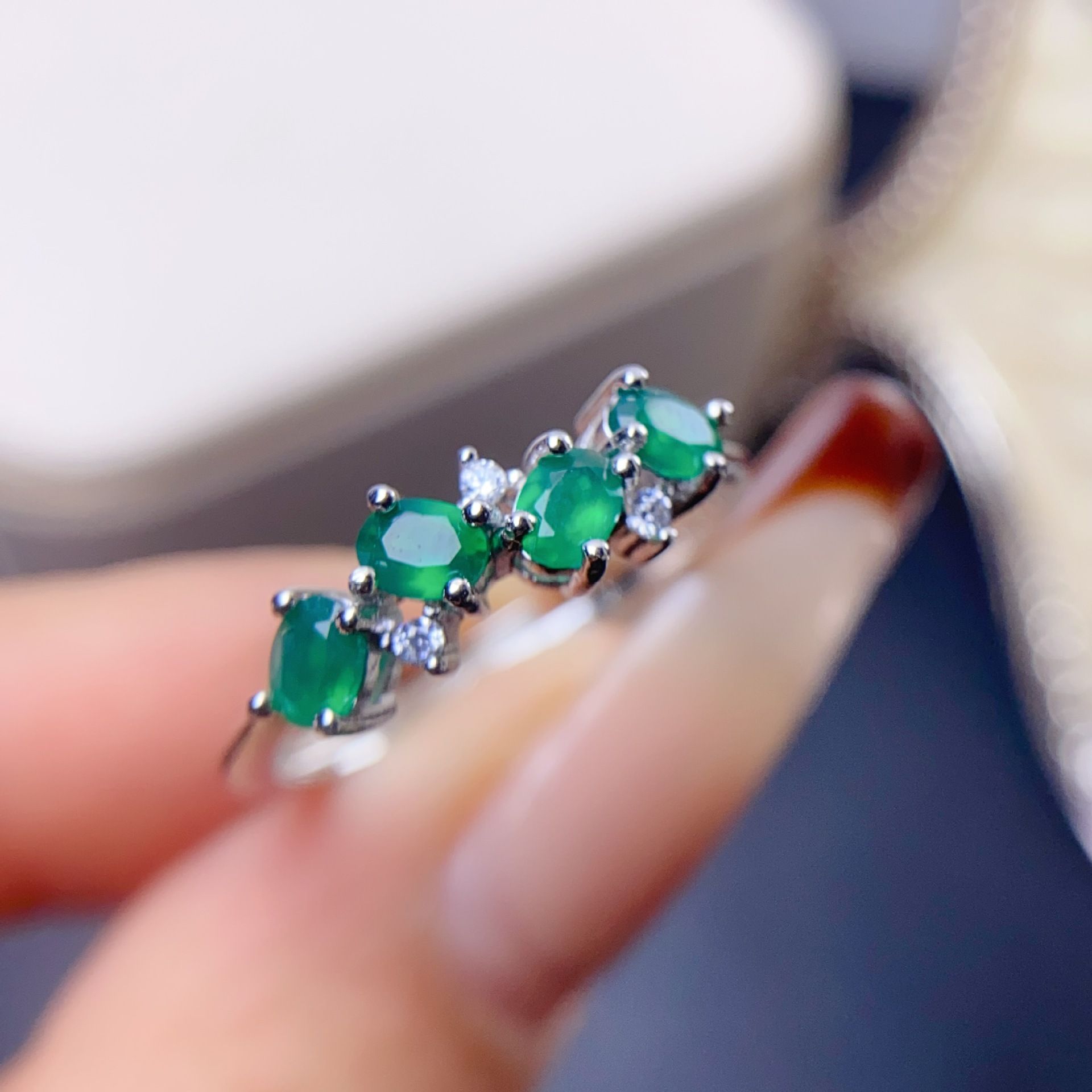 Natural Emerald female ring main stone 3*4mm925 Silver open mouth style fashion colorful treasure wholesale one-piece delivery
