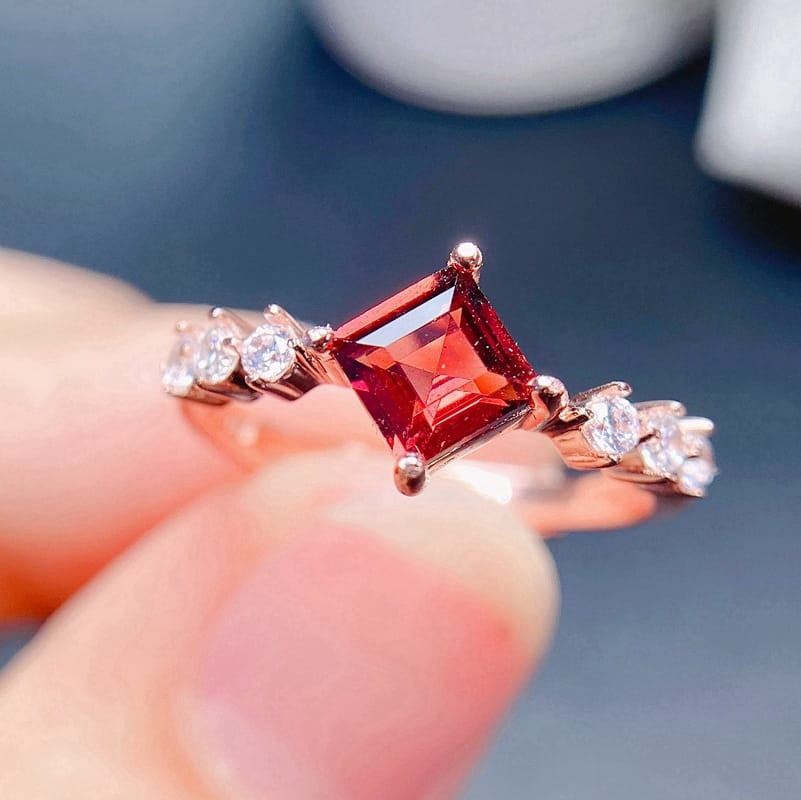 Clear goods simple fashion 925 silver inlaid natural magnesium aluminum garnet female ring live 5*5mm a generation of hair