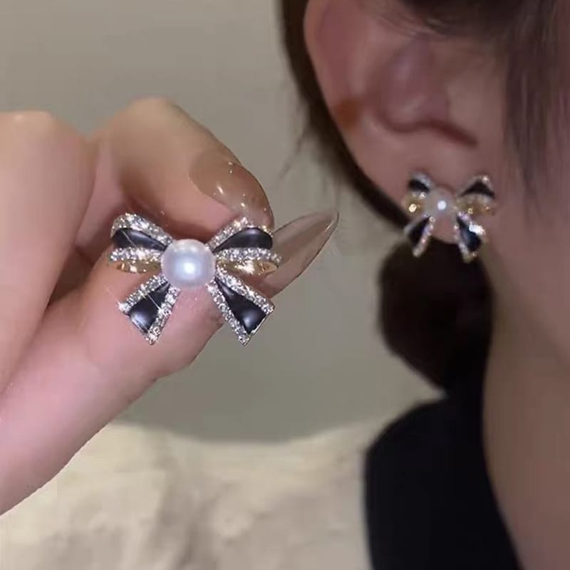 Natural Freshwater Bow Zircon Pearl Earrings High Fashion Design Sense Earrings Elegant Personality Hot Selling