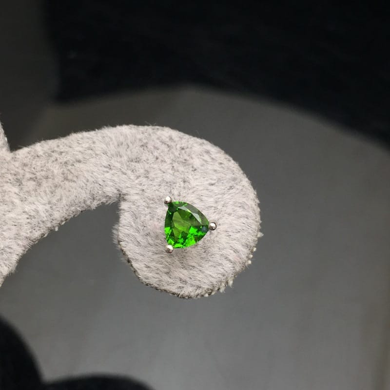 Simple angular stud earrings hit 925 silver inlaid with natural diopside