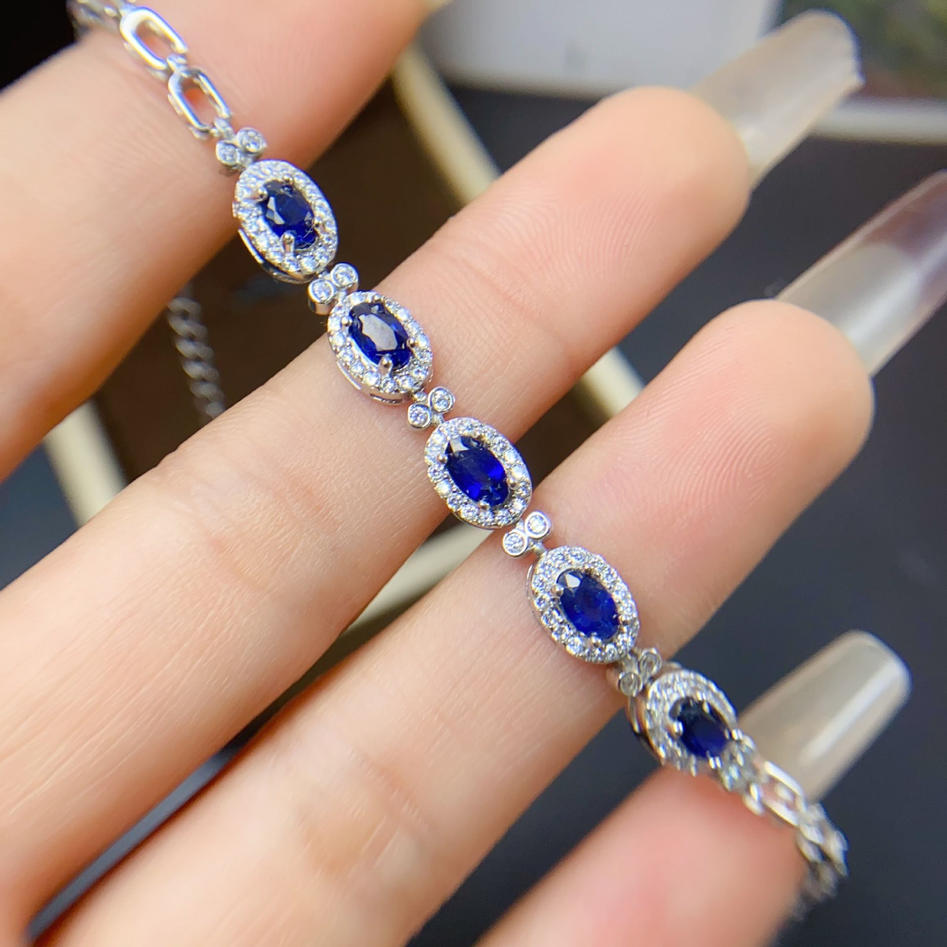 S925 silver inlaid simple fashion natural sapphire bracelet 3 * 5mm advanced sense design live broadcast supply