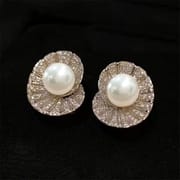 European and American French Style Sea Shaped Spiral Pearl Design Earrings Fine Zircon Light Luxury Fashion Earrings for Women