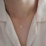S925 Sterling Silver French High-grade Glow Small Moon Necklace Women's Elegant Moonlight Pendant Clavicle Chain