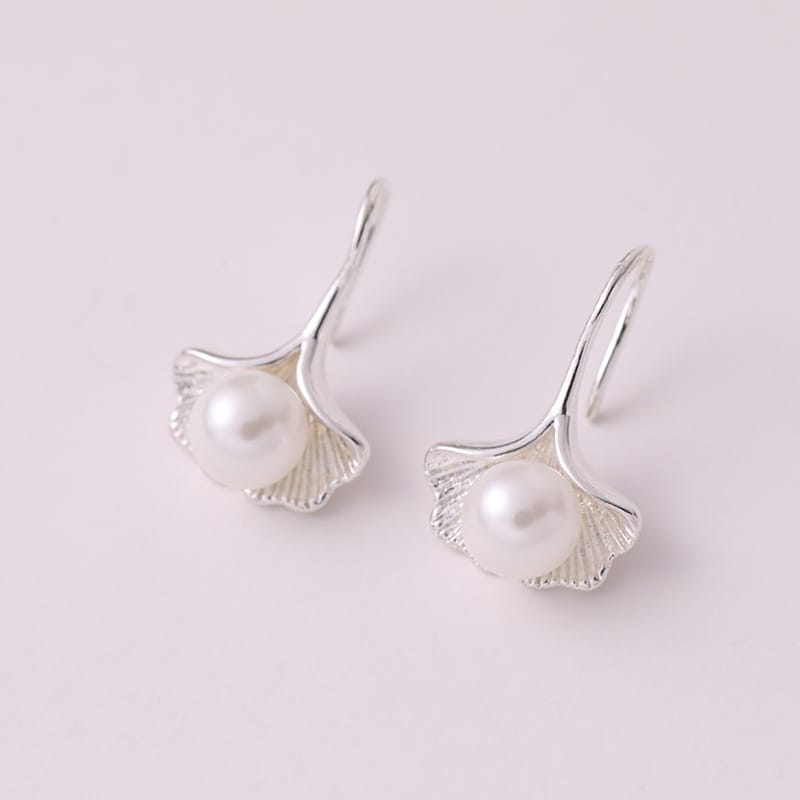 Leaf stud earrings s925 sterling silver earrings women's anti-allergy simple temperament pearl jewelry