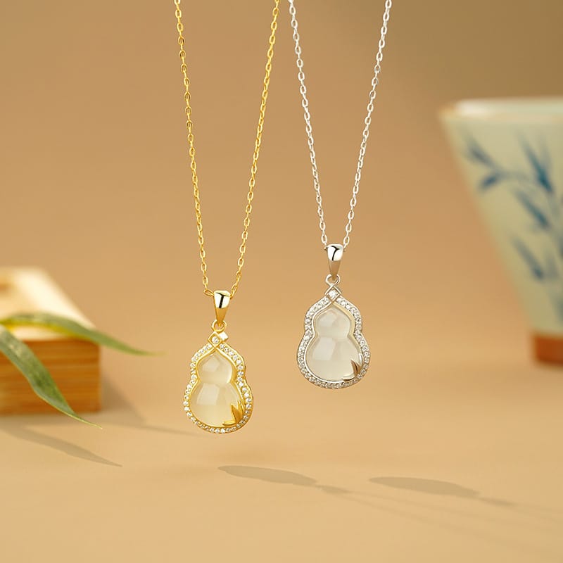 S999 Silver Niche White Chalcedony Gourd Necklace Women's Light Luxury High-end Sense Personalized Fashion Necklace