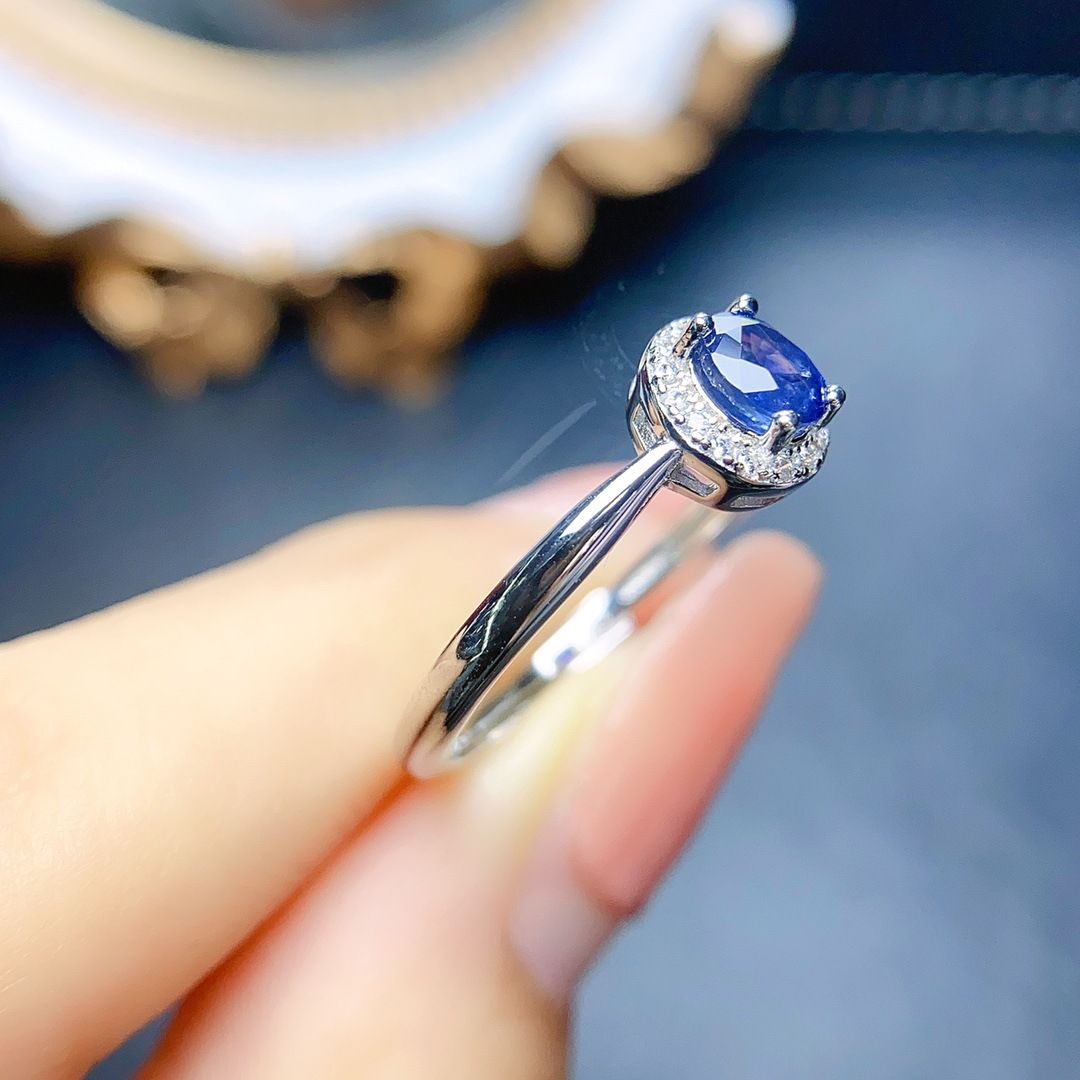 Factory wholesale explosions natural sapphire ring S925 silver inlaid with the main stone 4*5 selling Europe and the United States a generation of hair