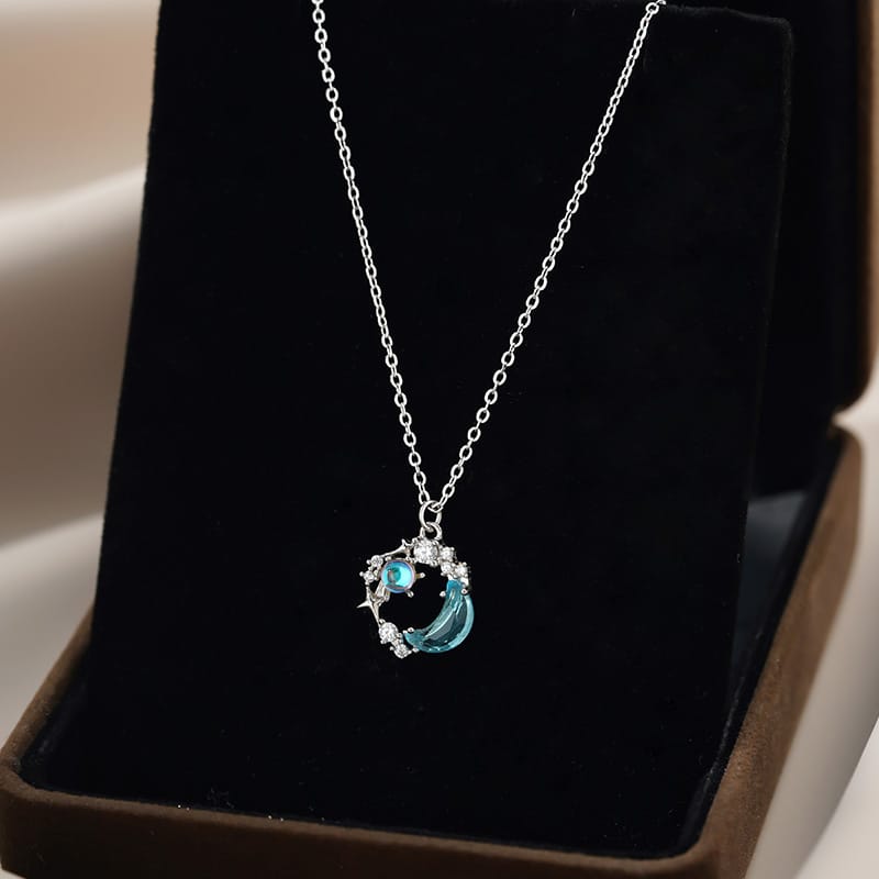 Po S999 pure silver small fresh Wang Quan moon necklace sweet niche design ins gentle clavicle chain generation hair