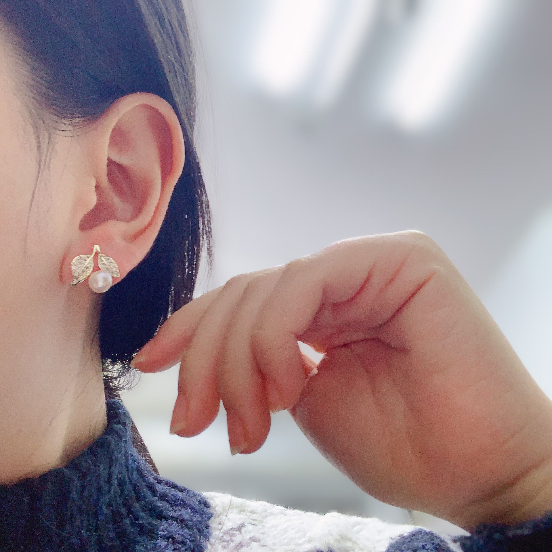 Natural Freshwater Pearl Earrings French Simple Light Luxury Earrings Leaves with Zircon Pearl Earrings Niche Design for Women