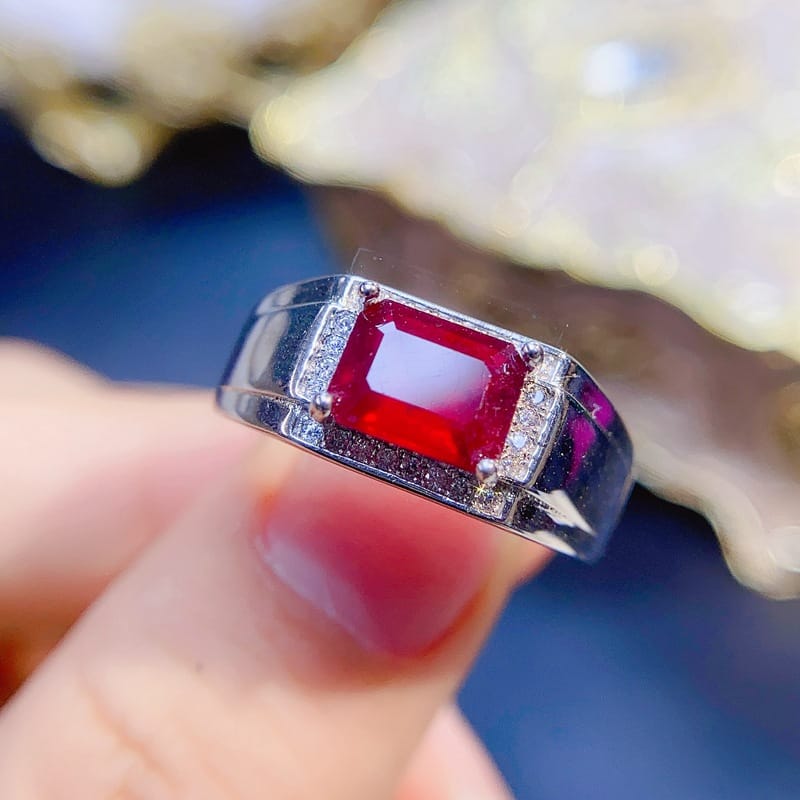 Natural New burning Ruby male ring small star anise 6 * 8mm 925 silver ring wholesale trembles live supply