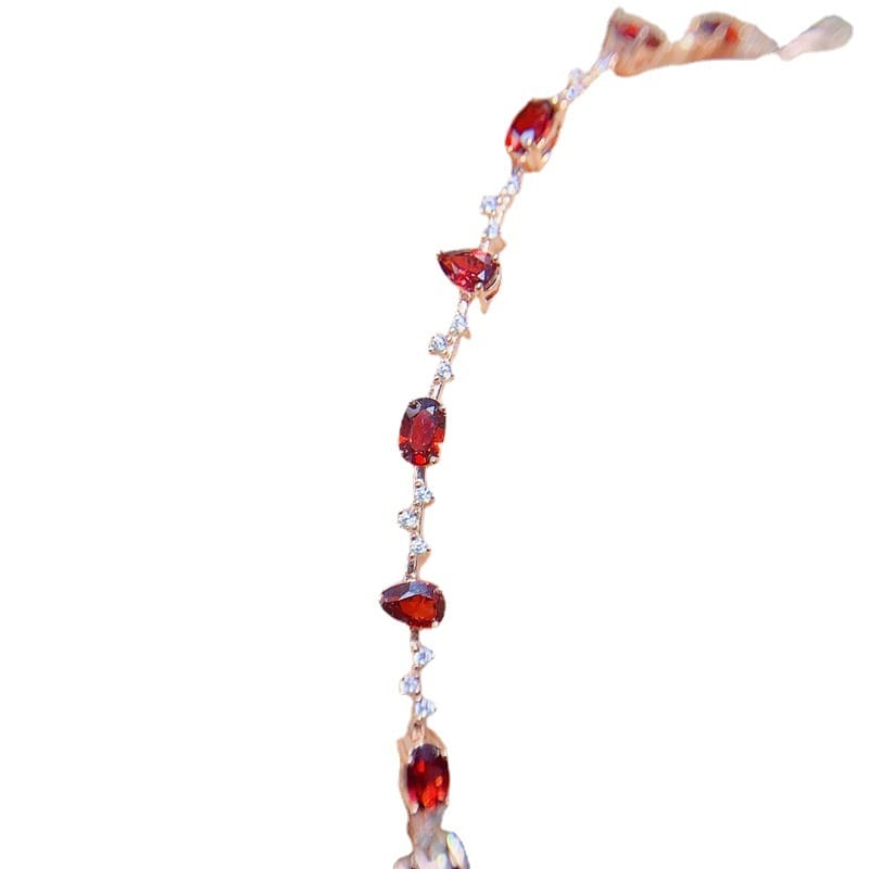 Japanese and Korean small fresh natural garnet bracelet 925 silver bracelet live supply a generation of hair
