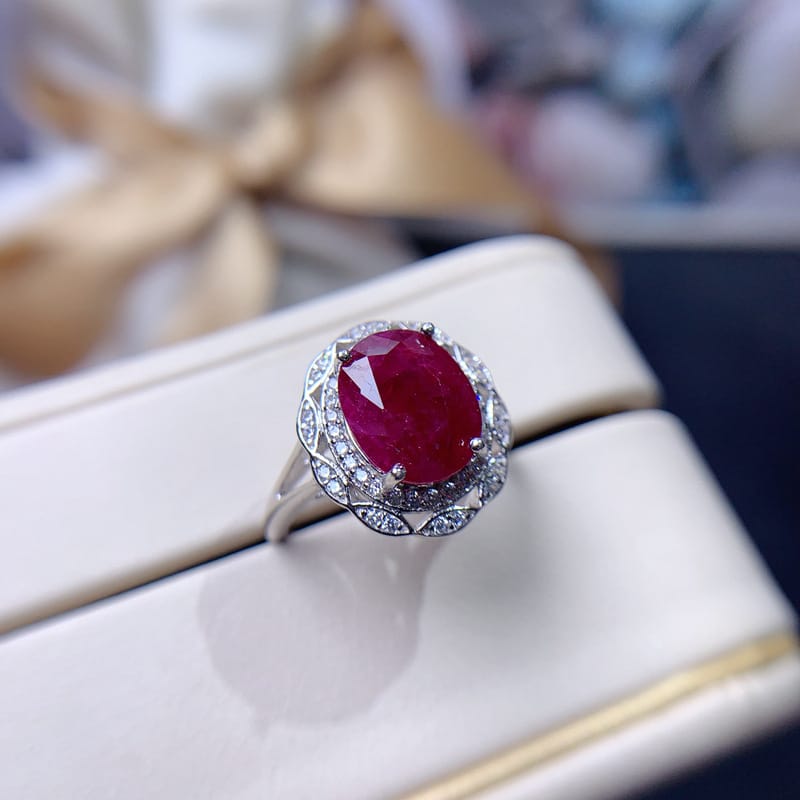 Light luxury natural ruby 8*10mm ring live 925 silver fashion female ring trembles live