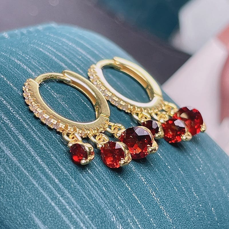 New Garnet ear buckle 925 silver inlaid Garnet women's ear buckle Garnet women's ear studs