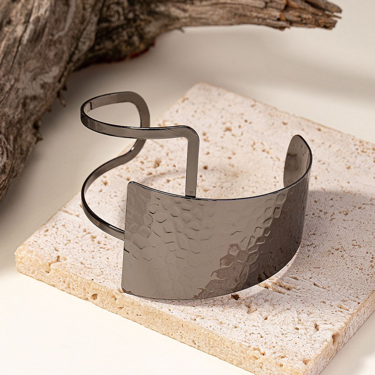 Cross-border E-commerce Simple Exaggerated European and American Style Temperament Bracelet Niche Design Cold Style Opening Bracelet Jewelry for Women