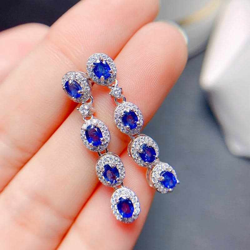 Natural sapphire stud earrings style fashionable gem color is exquisite ladies live supply has been tested