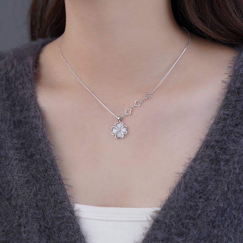 999 Pure Silver Light Luxury Four-Leaf Clover Necklace for Women, Korean Style, Simple Niche High-End Clavicle Chain