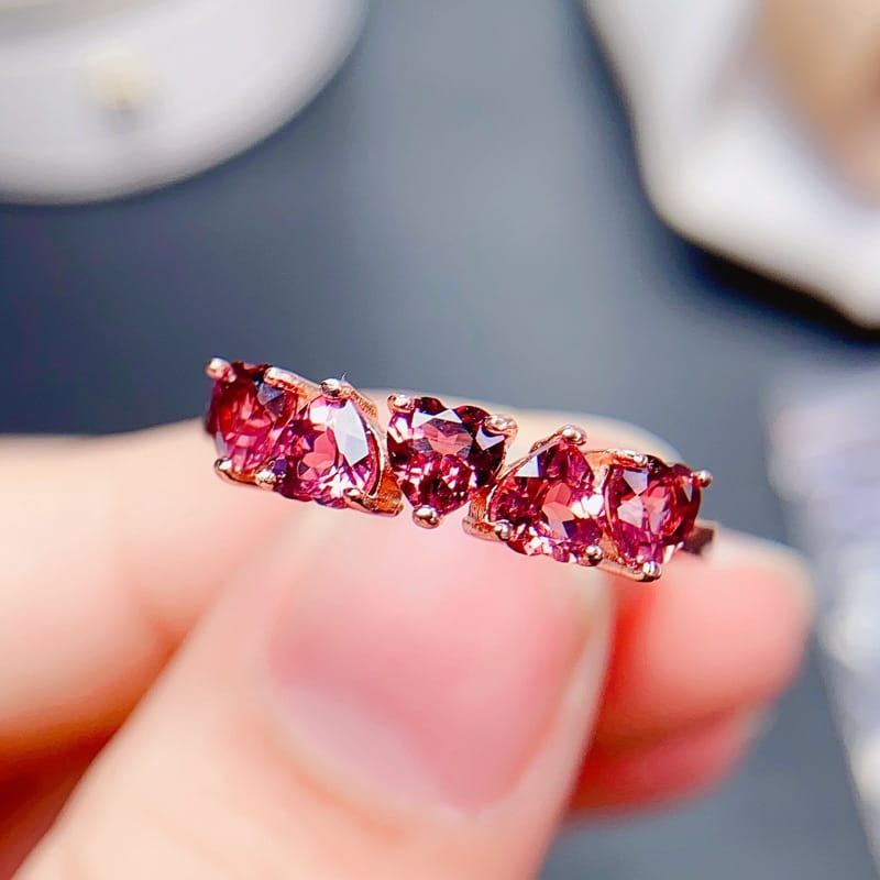 Wholesale new natural magnesium aluminum garnet 925 silver color good ladies ring Live