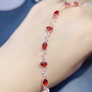 Japanese and Korean small fresh natural garnet bracelet 925 silver bracelet live supply a generation of hair