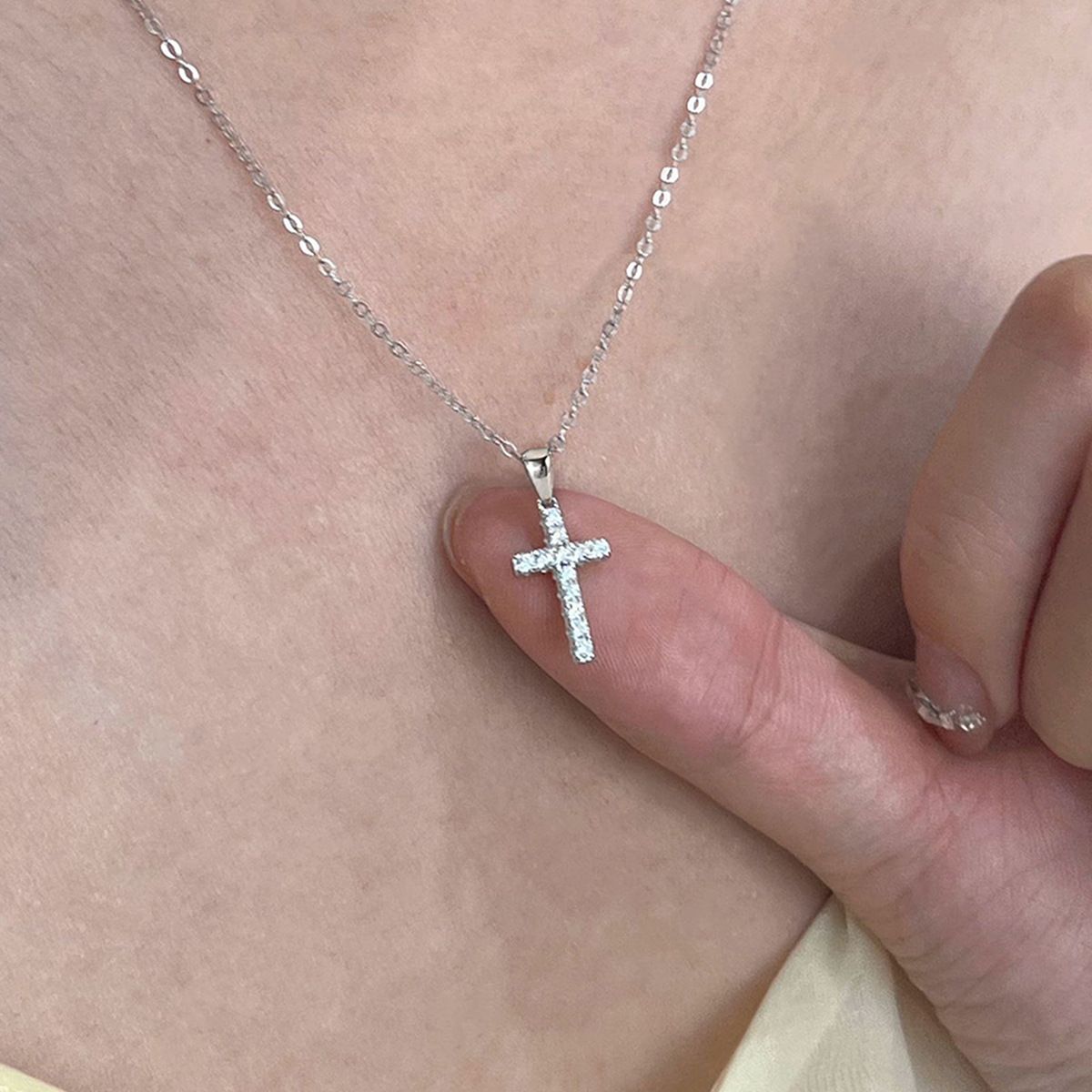 S925 sterling silver with zircon cross design necklace 