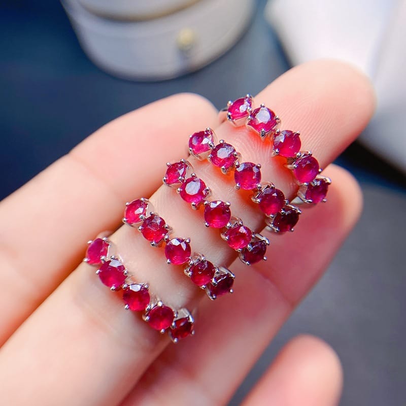 Simple style with burnt ruby ring, bright color, rich fire color, good live broadcast supply wholesale