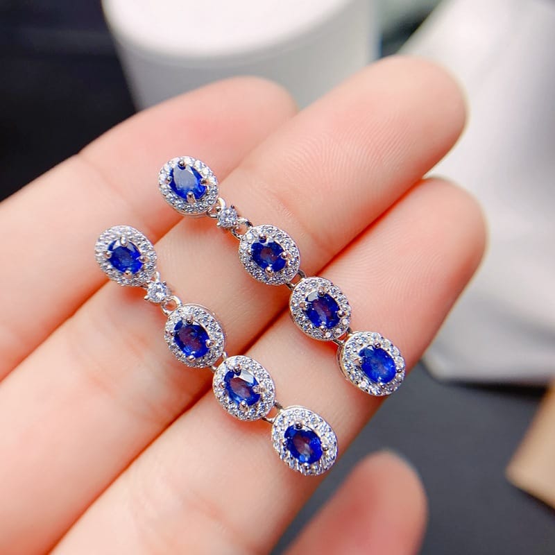 Natural sapphire stud earrings style fashionable gem color is exquisite ladies