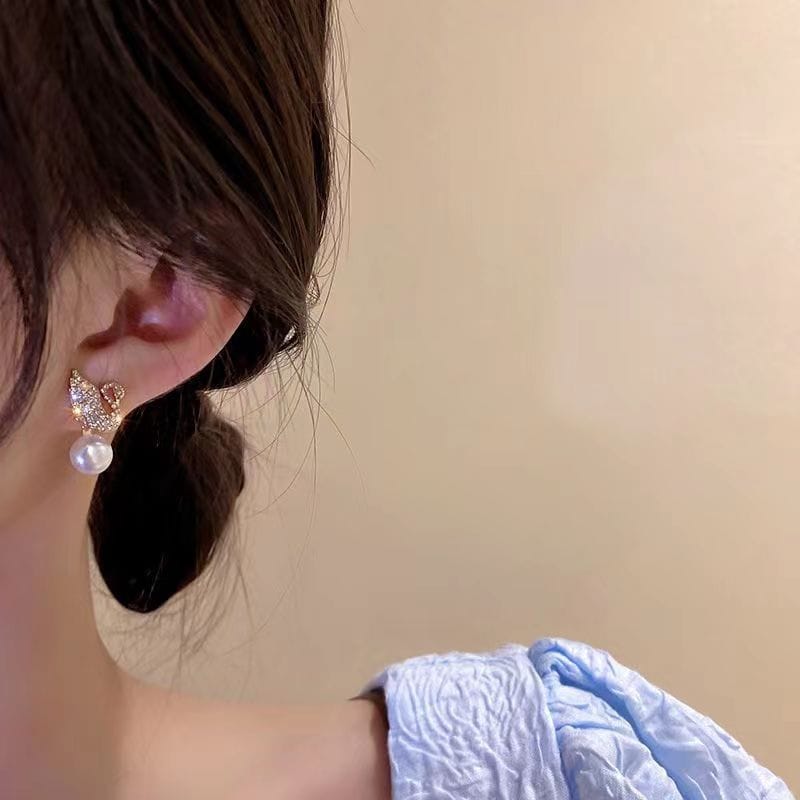 Freshwater pearl earrings gentle small fresh fashion cute little Swan inlaid zircon niche earrings women's simple personality